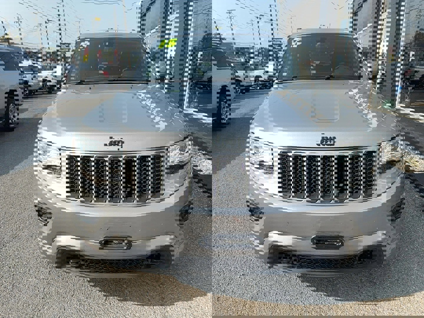 Used 2015 Jeep Grand Cherokee Overland image 3