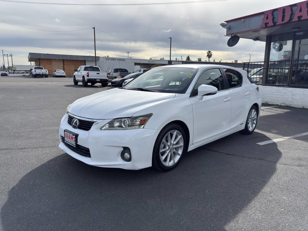 Used 2013 Lexus CT 200h w/ Premium Pkg w/Navigation FWD image 6