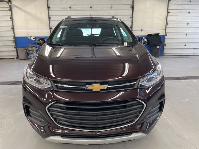 Used 2022 Chevrolet Trax LT w/ LT Convenience Package image 9
