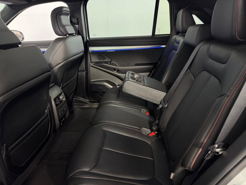 Used 2025 Jeep Wagoneer S Launch Edition image 28