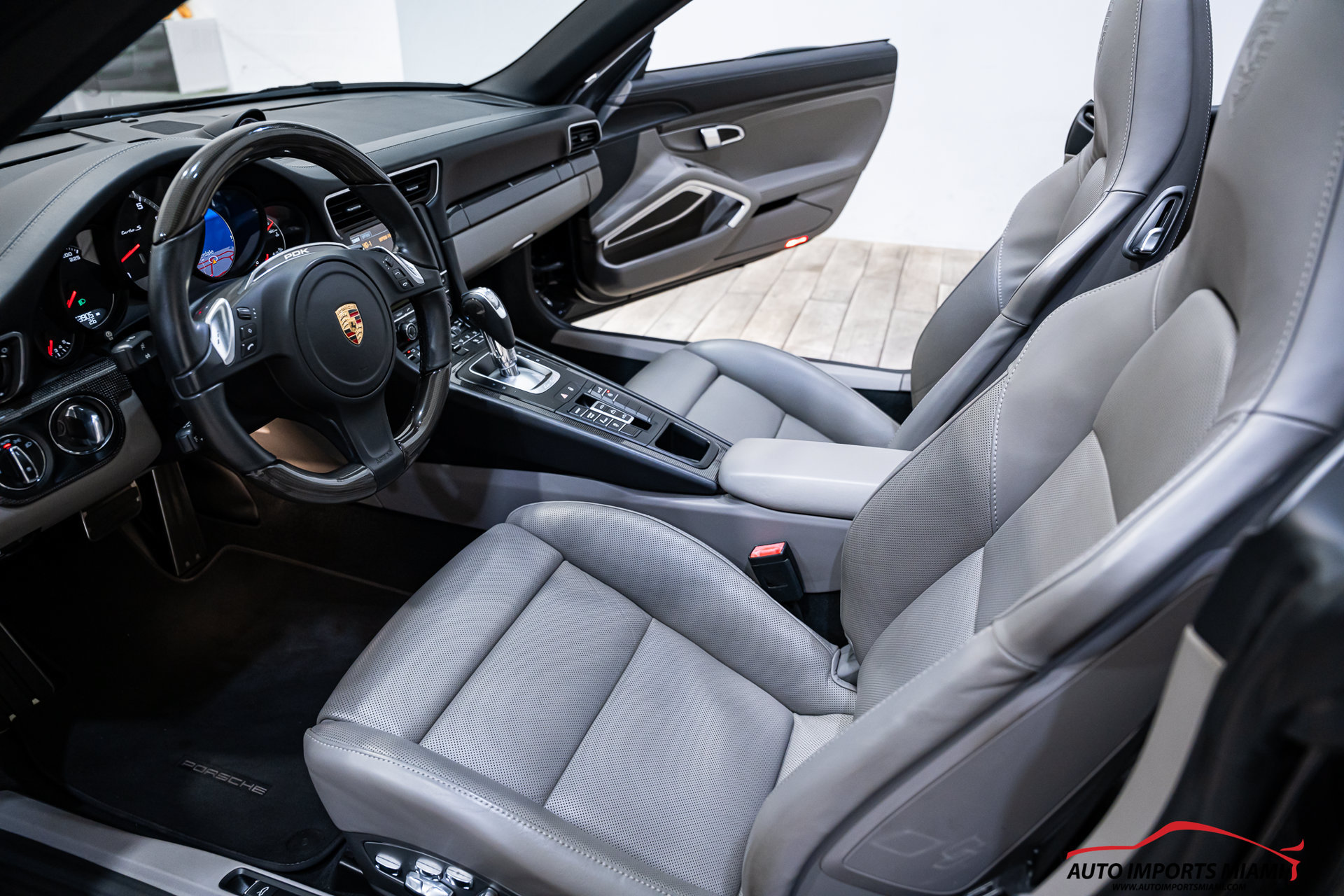 Used 2014 Porsche 911 Turbo S AWD/4WD image 49