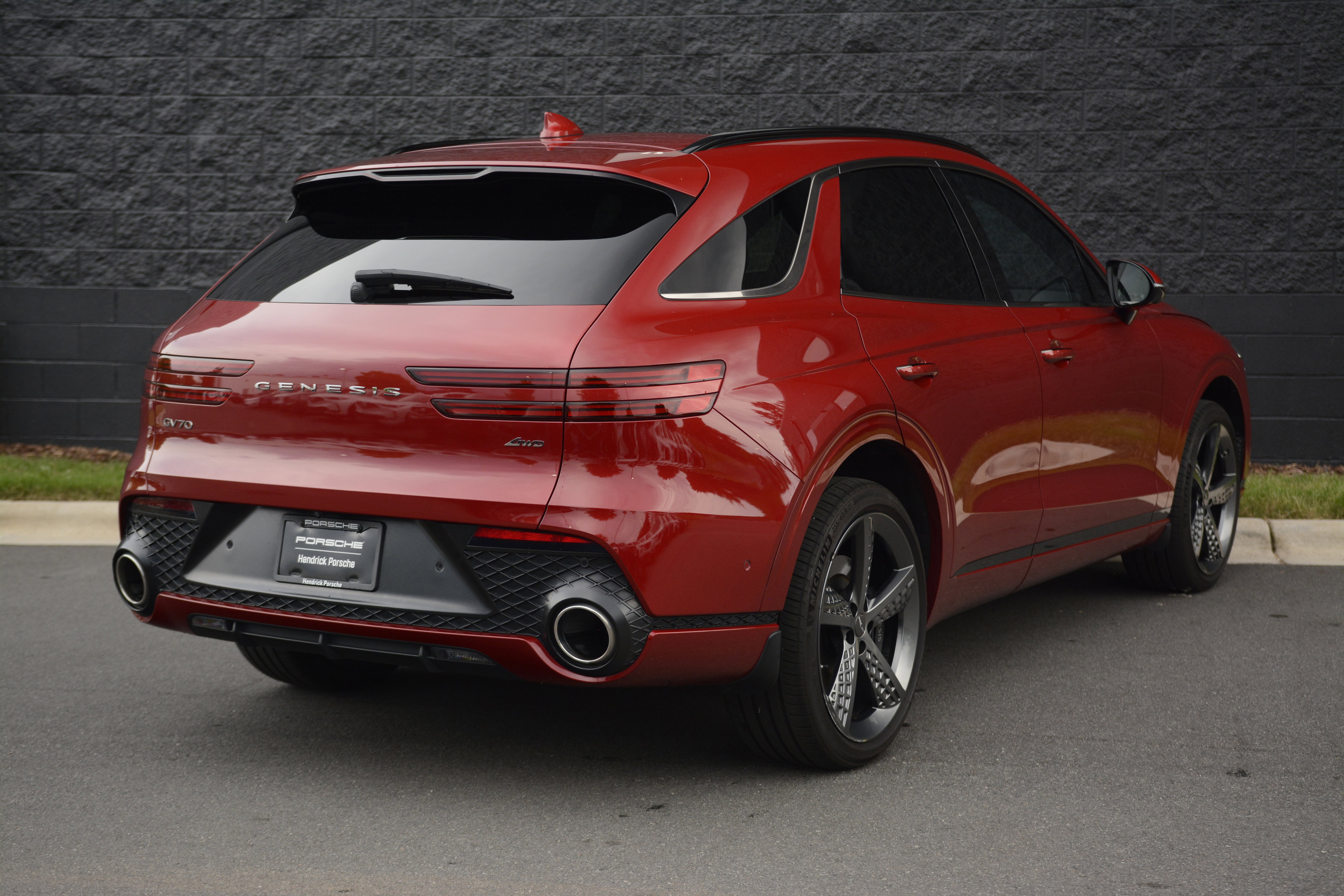 Used 2023 Genesis GV70 2.5T w/ Sport Prestige Package AWD/4WD image 7