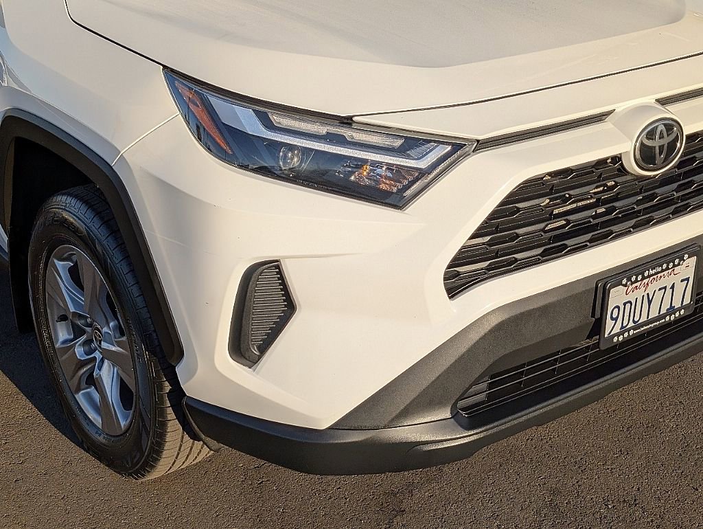 Used 2022 Toyota RAV4 XLE image 4