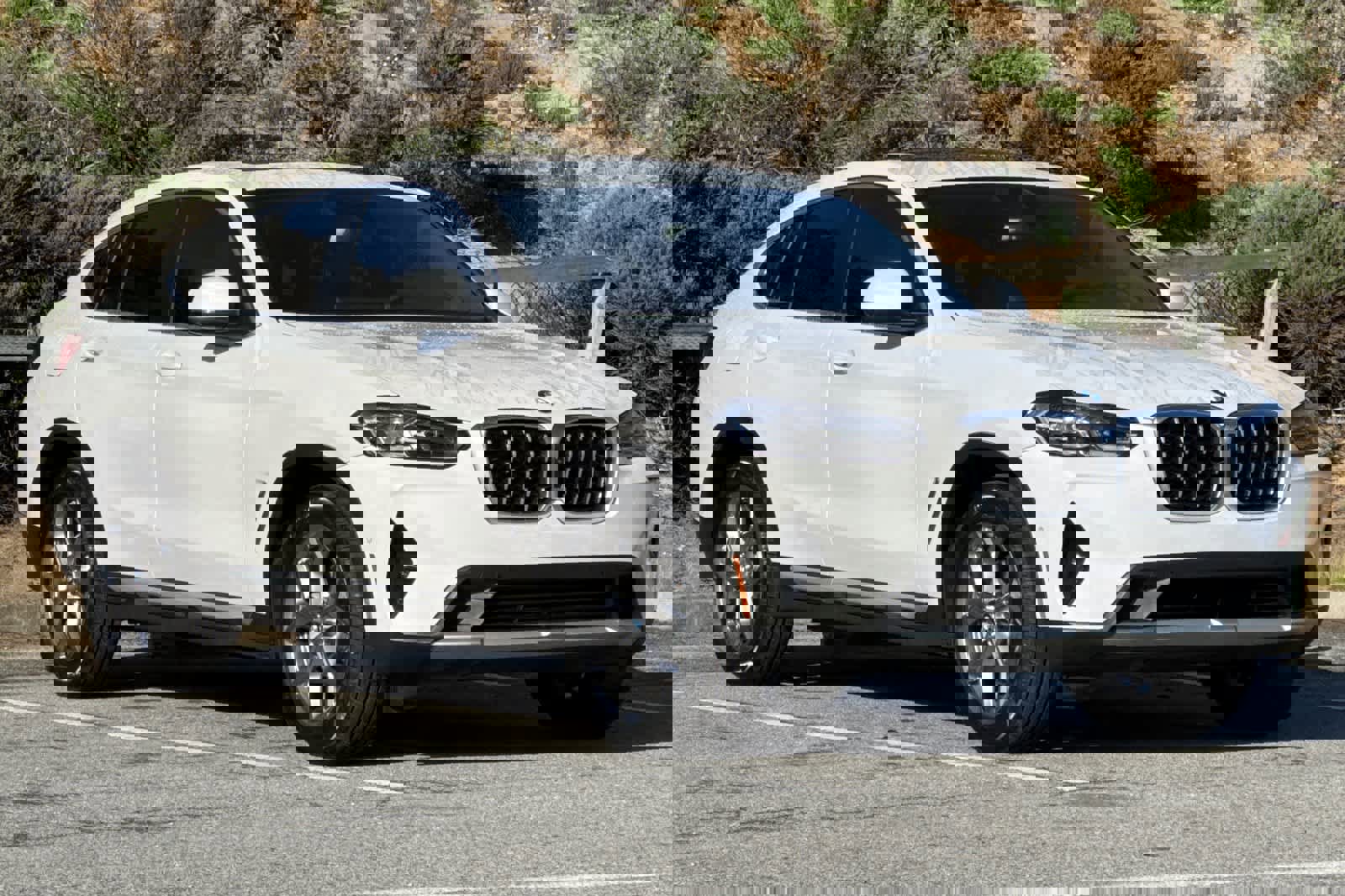 Used 2024 BMW X4 xDrive30i w/ Premium Package image 5