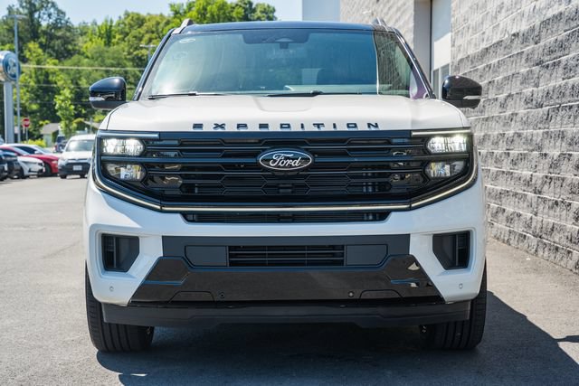 New 2026 Ford Expedition Platinum w/ Stealth Performance Package AWD/4WD image 3