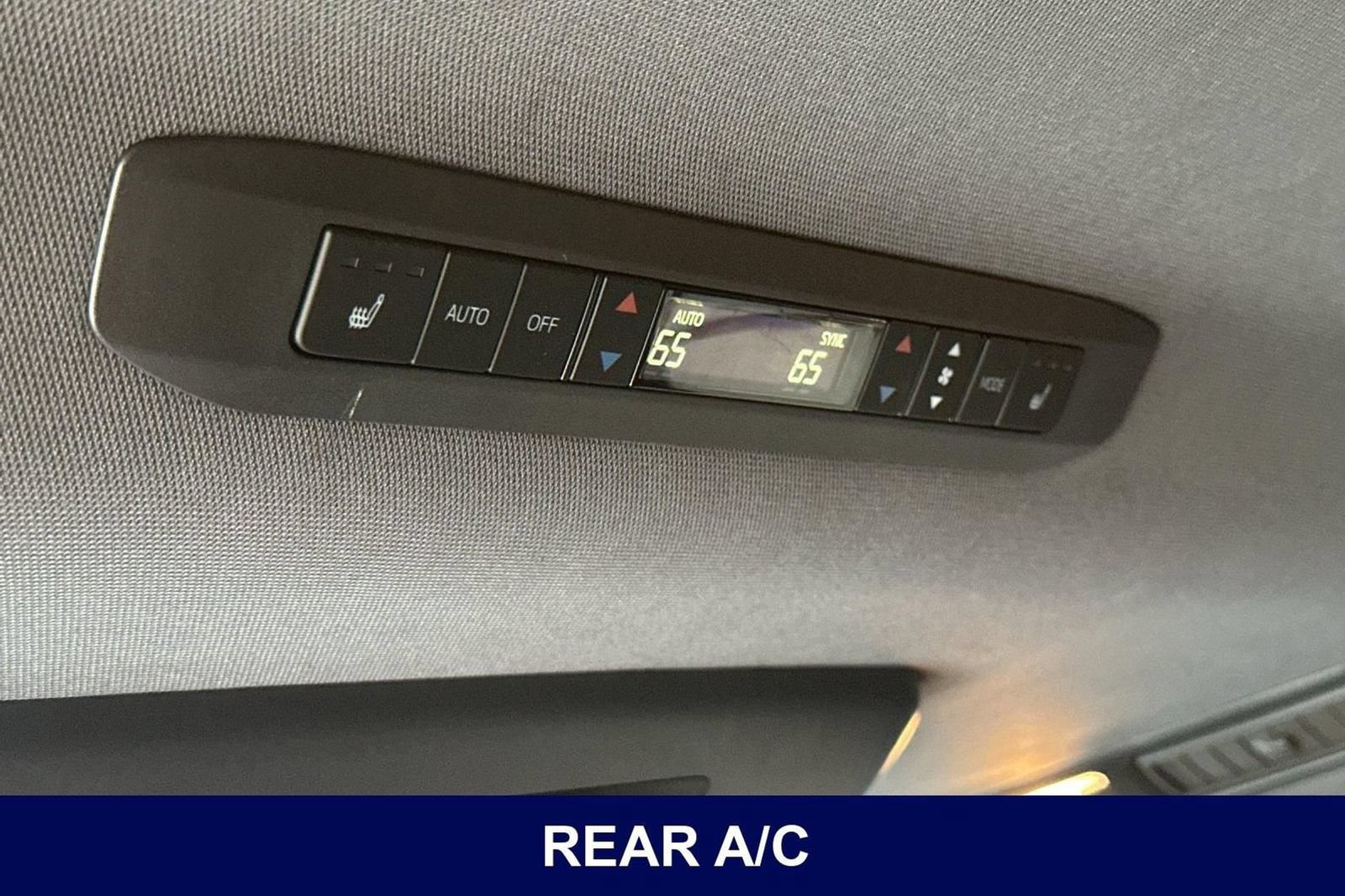 Used 2023 Toyota Sienna Platinum FWD image 16