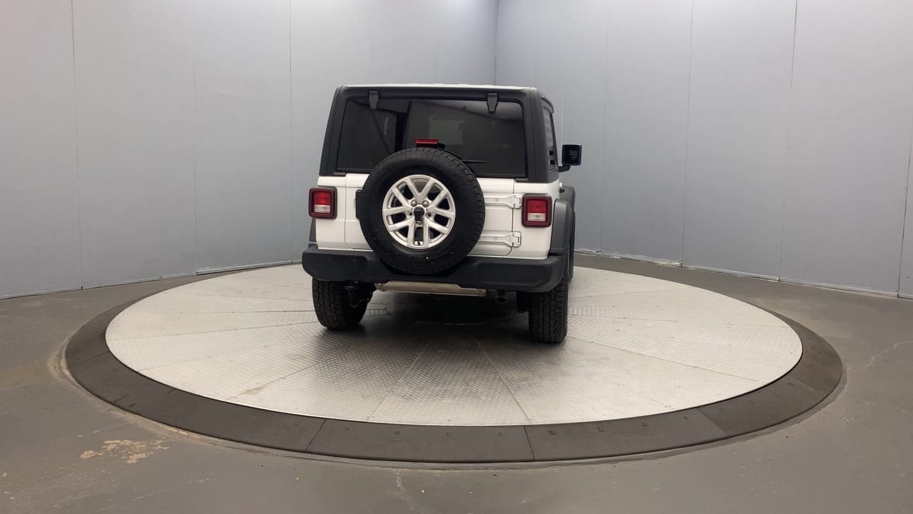 Used 2023 Jeep Wrangler Sport AWD/4WD image 4