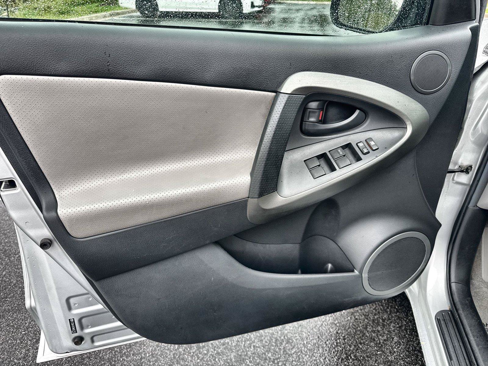 Used 2011 Toyota RAV4 Limited AWD/4WD image 12