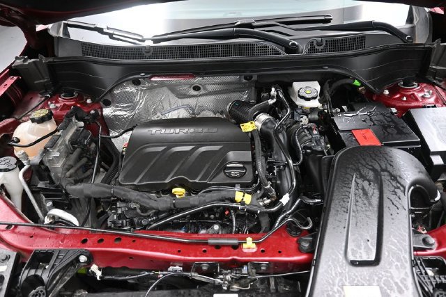 Used 2025 Chevrolet Trax LT FWD image 35