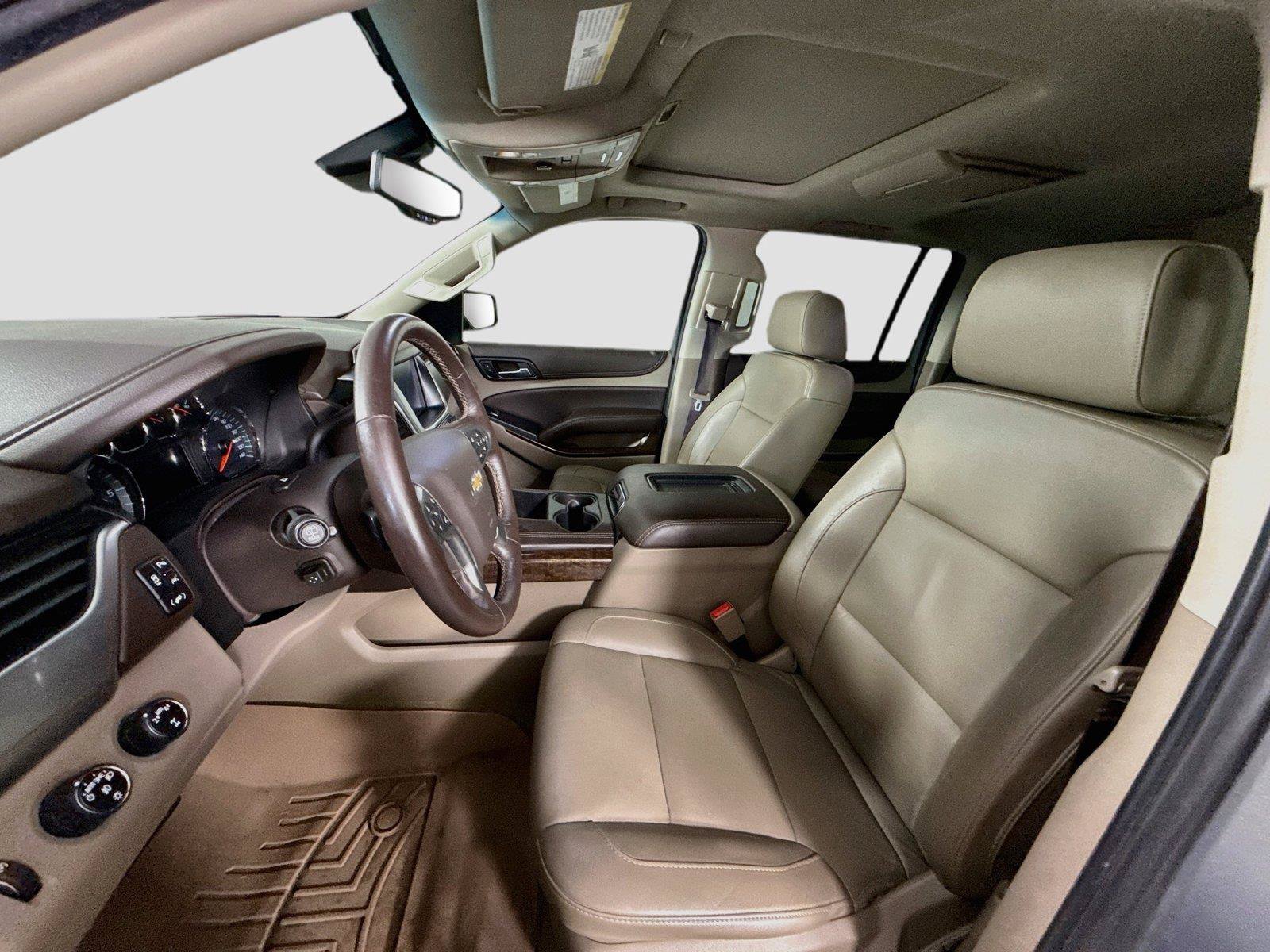 Used 2018 Chevrolet Suburban LT w/ LT Signature Package AWD/4WD image 16