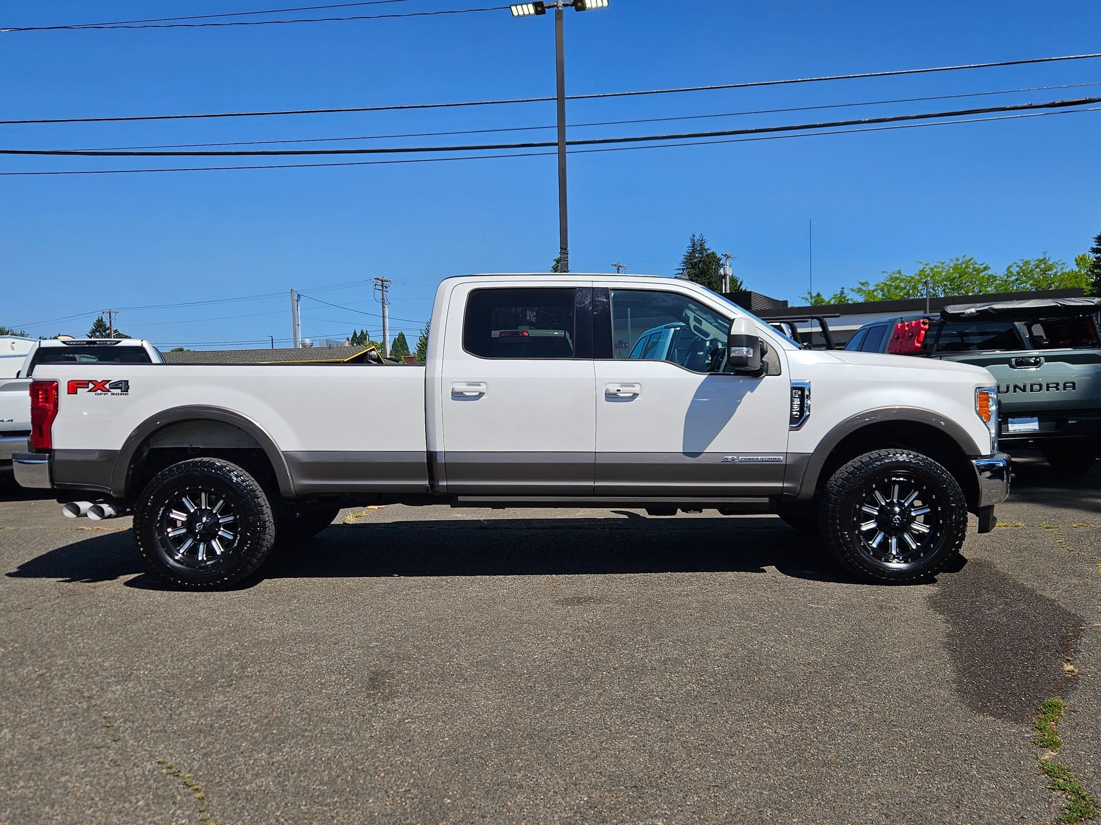 Used 2019 Ford F350 Lariat w/ Lariat Ultimate Package AWD/4WD image 6