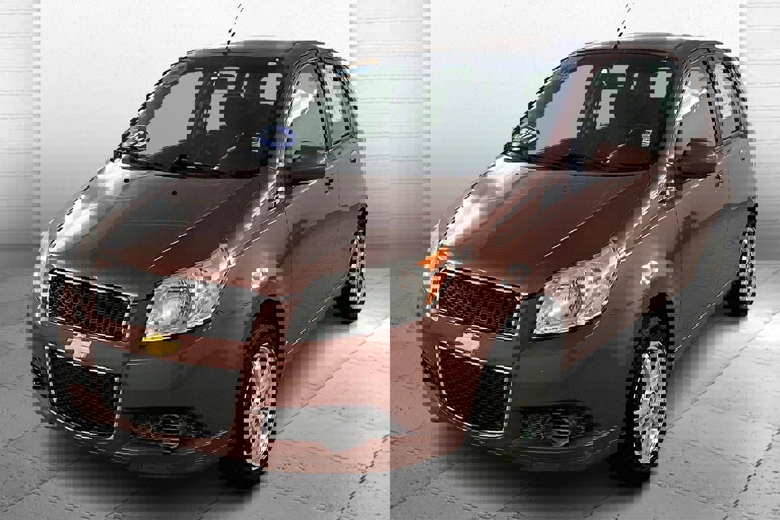 Used 2011 Chevrolet Aveo5 LT w/ Power and Convenience Package image 3