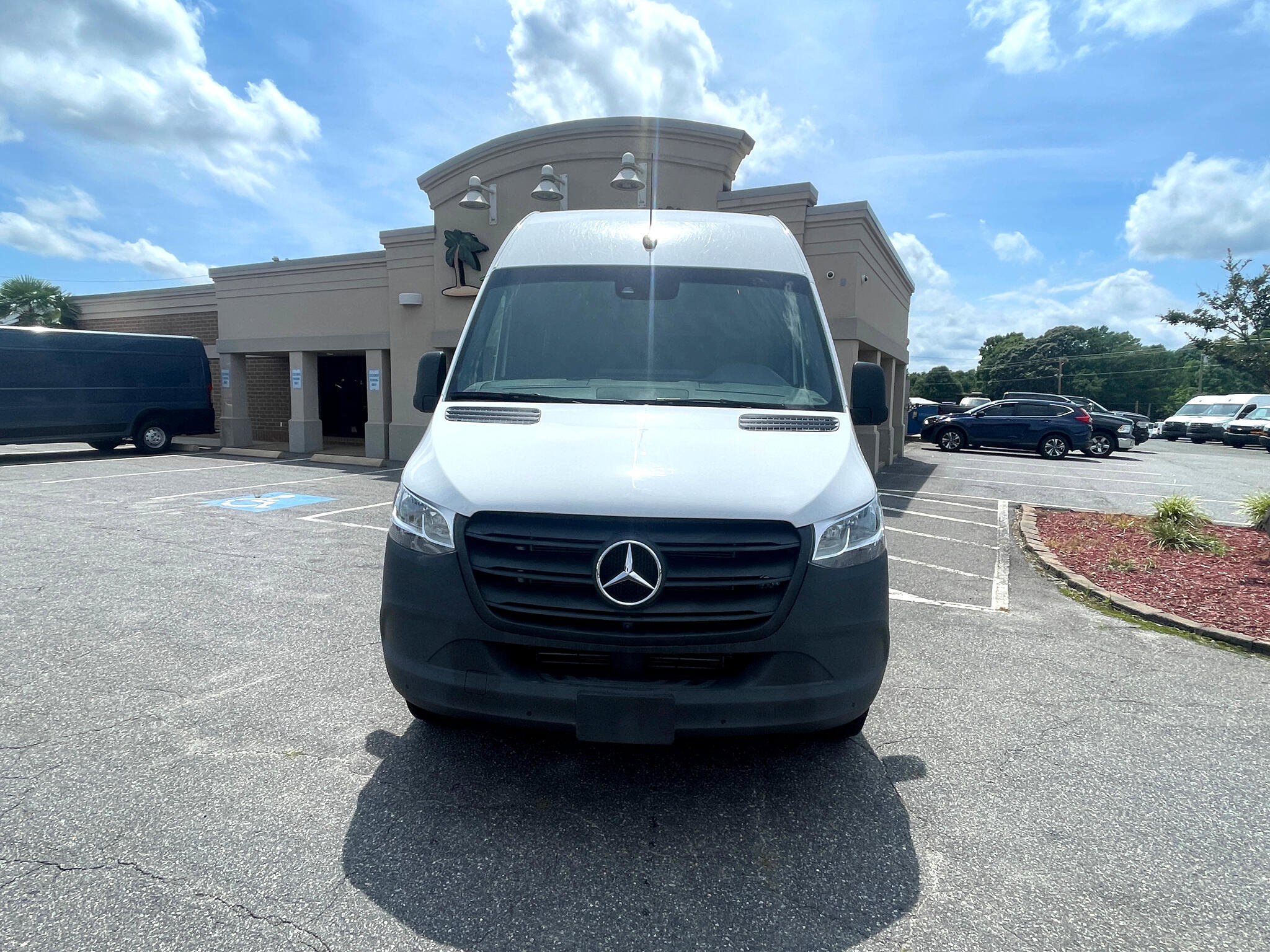 Used 2023 Mercedes-Benz Sprinter 2500 image 4