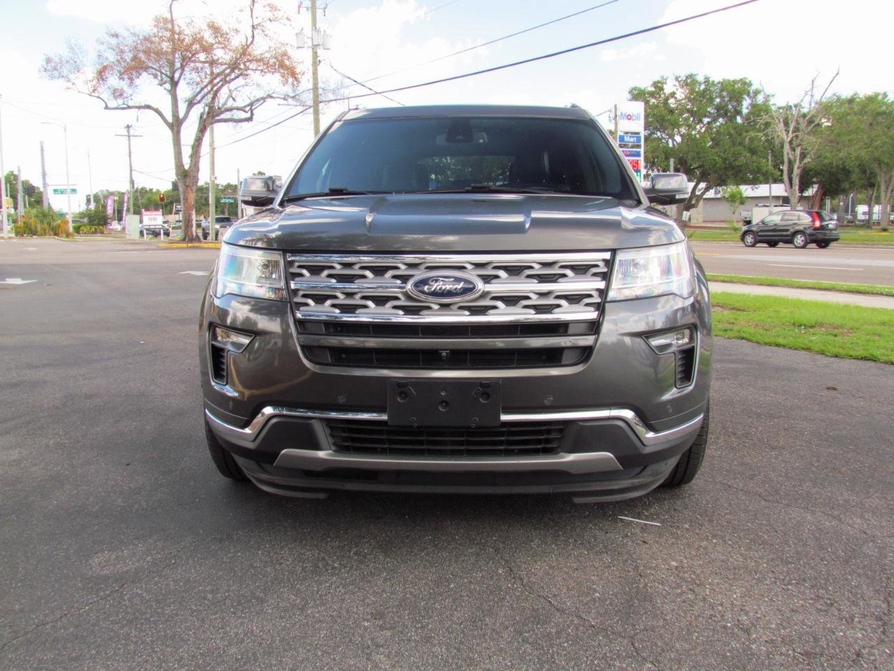 Used 2018 Ford Explorer Limited w/ Equipment Group 301A FWD image 12
