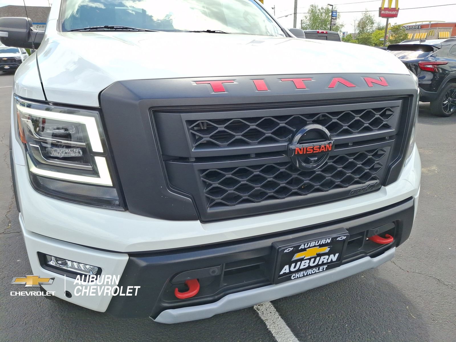 Used 2021 Nissan Titan PRO-4X w/ Pro-4x Convenience Package AWD/4WD image 28