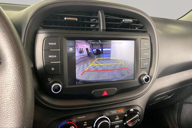 Used 2025 Kia Soul LX w/ LX Technology Package FWD image 11