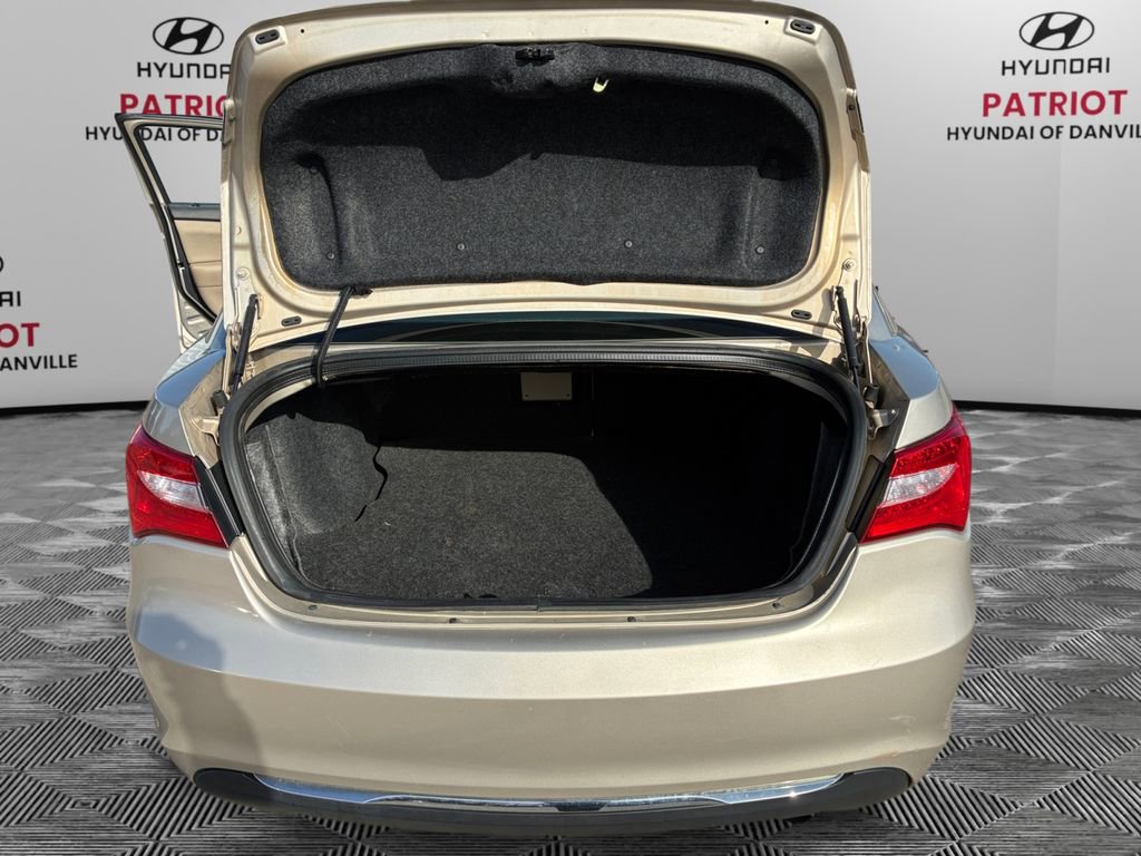 Used 2013 Chrysler 200 LX image 18