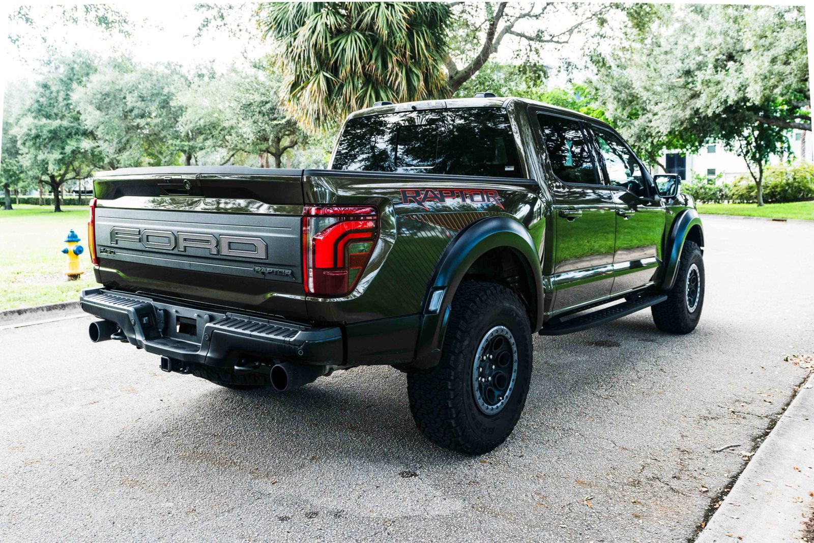 Used 2025 Ford F150 Raptor AWD/4WD image 10