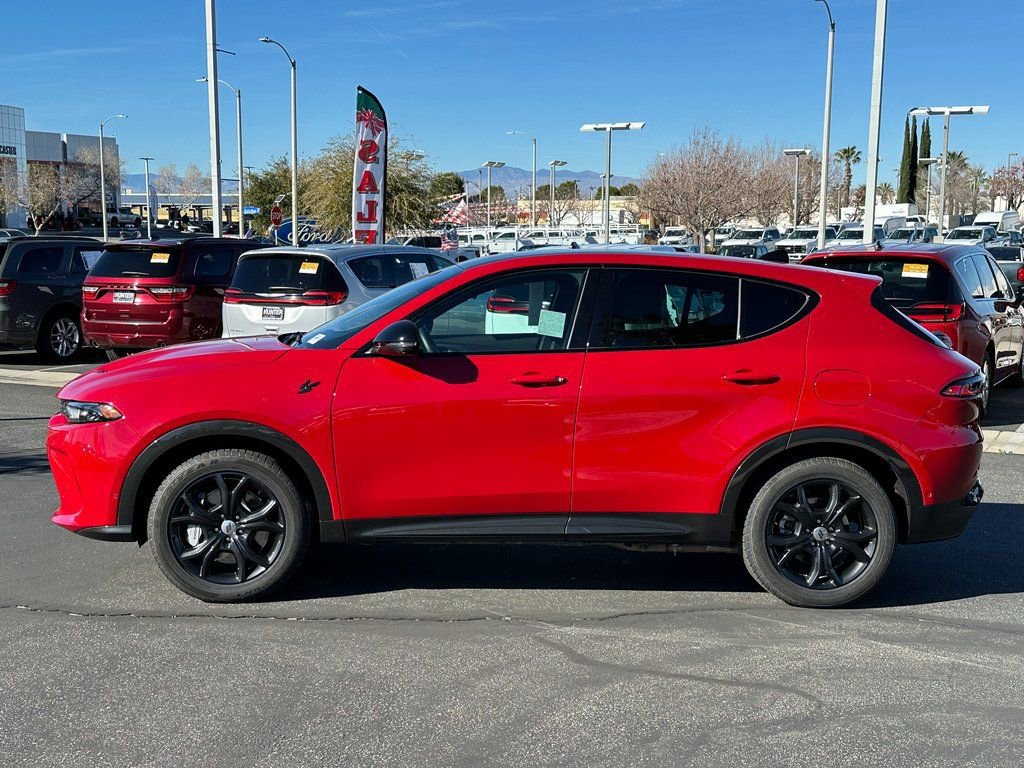 Certified 2024 Dodge Hornet R/T Plus w/ Tech Pack Plus w/o Parking image 3