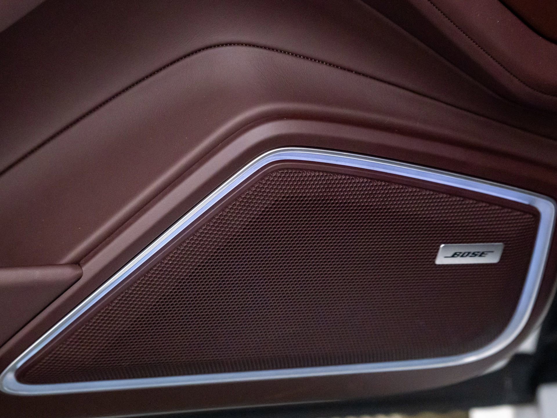 Certified 2023 Porsche Panamera 4 Platinum Edition image 15