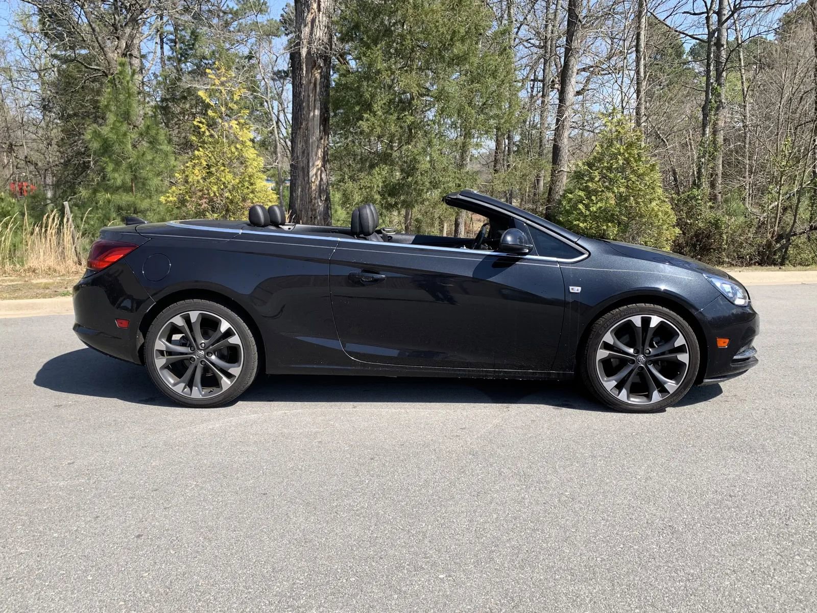 Used 2016 Buick Cascada Premium image 2