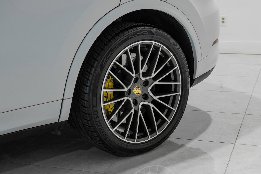 Used 2020 Porsche Cayenne Turbo image 57