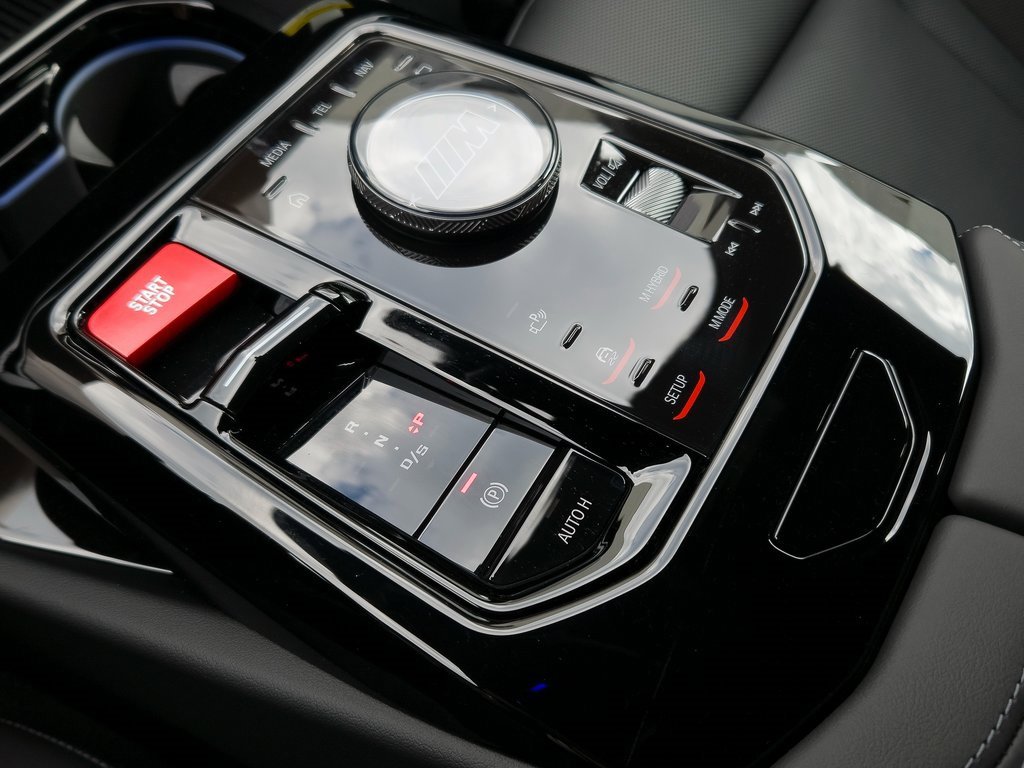 New 2026 BMW M5 Touring image 12