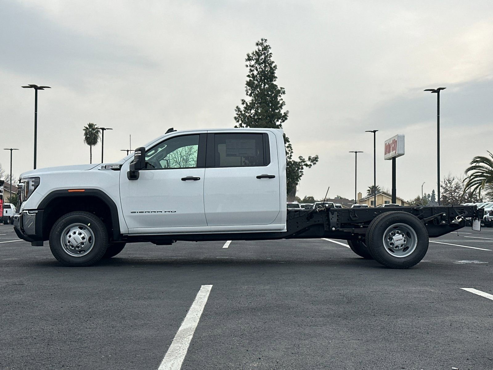 New 2026 GMC Sierra 3500 Pro RWD image 7