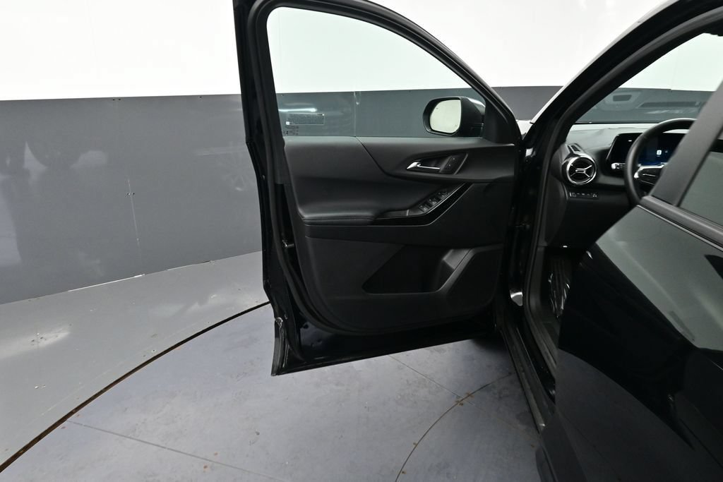 Used 2026 Chevrolet Equinox LT AWD/4WD image 23