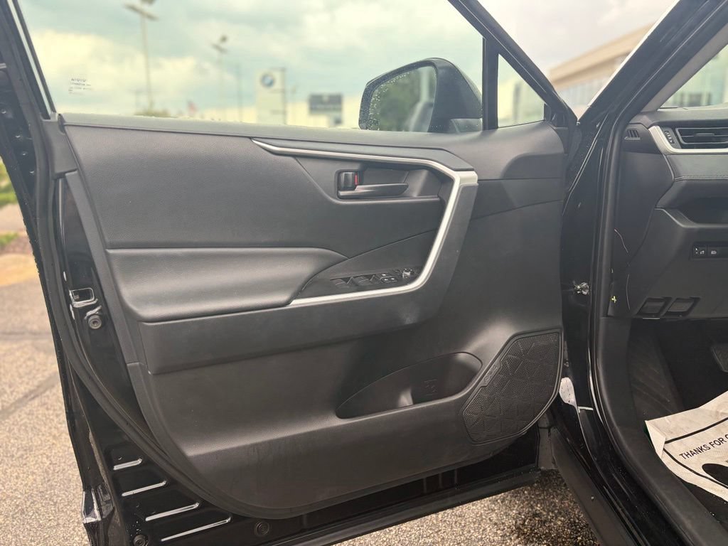 Used 2025 Toyota RAV4 LE AWD/4WD image 17