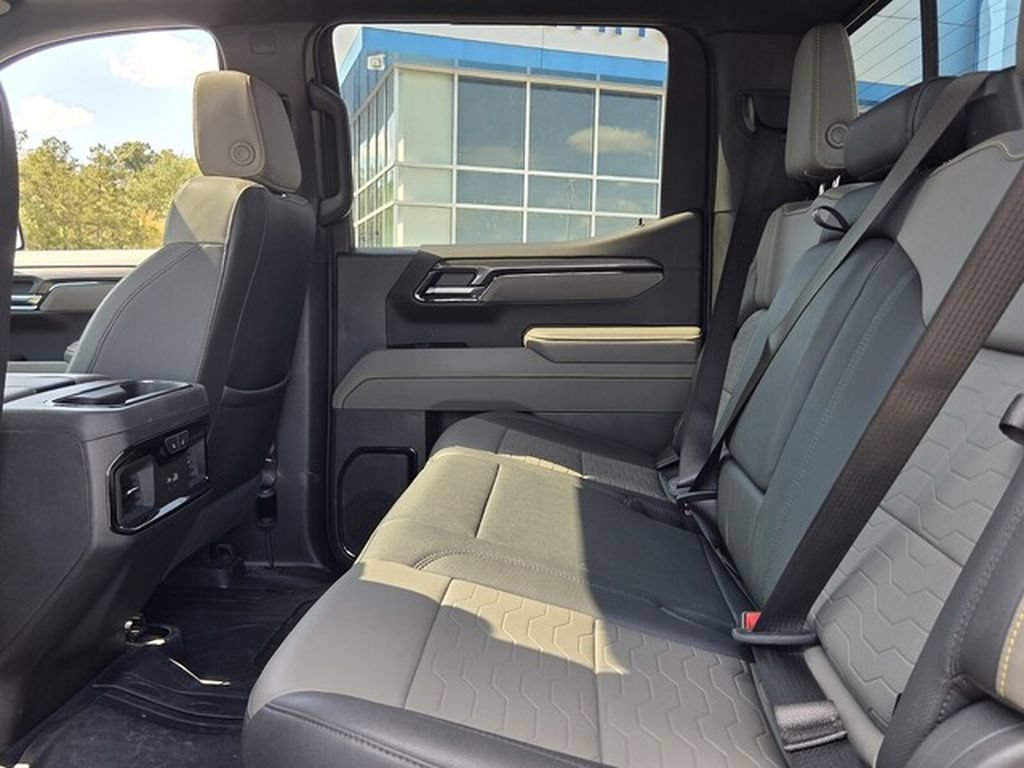 Used 2025 Chevrolet Silverado 1500 ZR2 AWD/4WD image 13