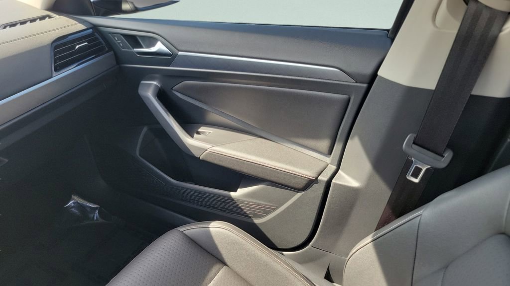 Used 2024 Volkswagen Jetta SE w/ Panoramic Sunroof Package FWD image 13