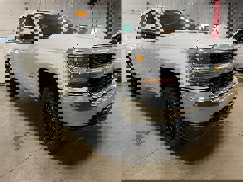 Used 2019 Chevrolet Silverado 1500 LT image 4