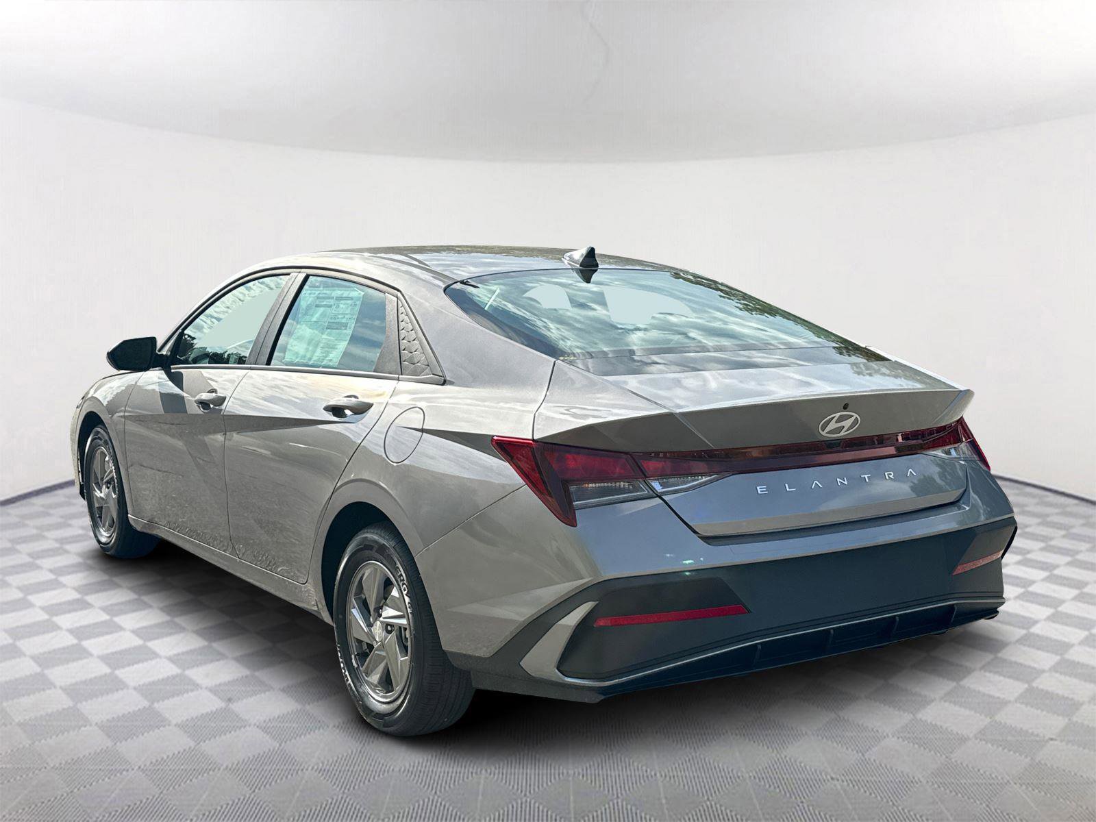 New 2025 Hyundai Elantra SE image 7