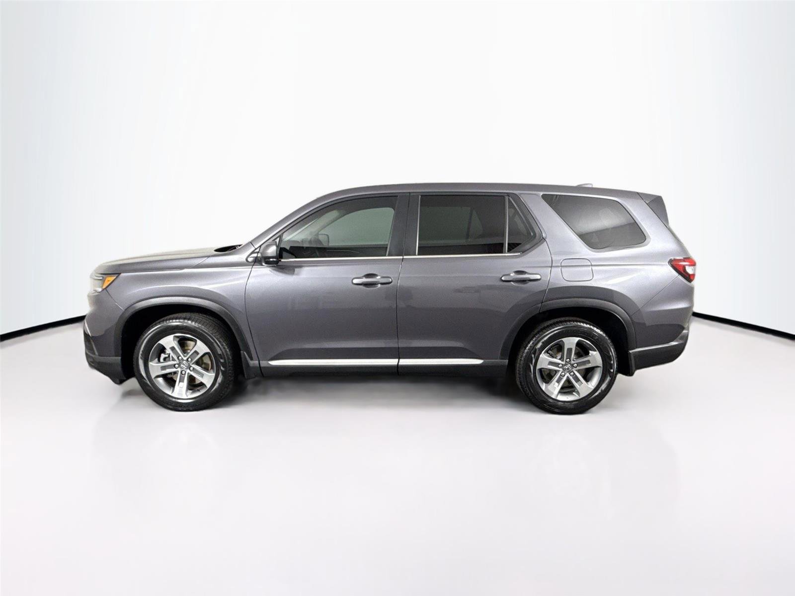 Used 2025 Honda Pilot EX-L image 13
