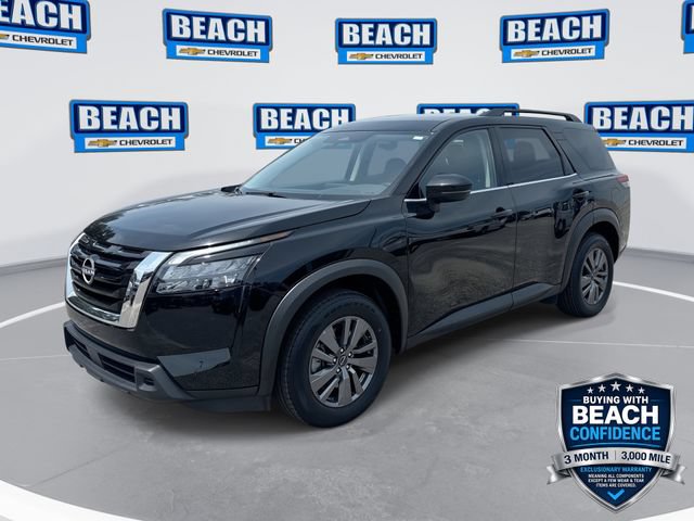 Used 2025 Nissan Pathfinder SV FWD image 1