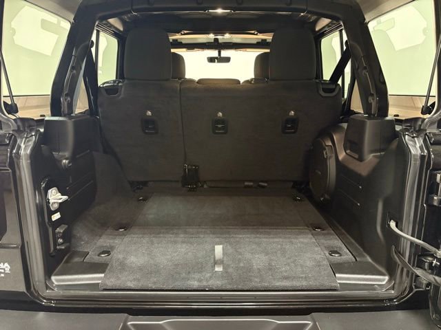 Used 2021 Jeep Wrangler Unlimited Sahara w/ Uconnect 4C Nav & Sound Group image 10