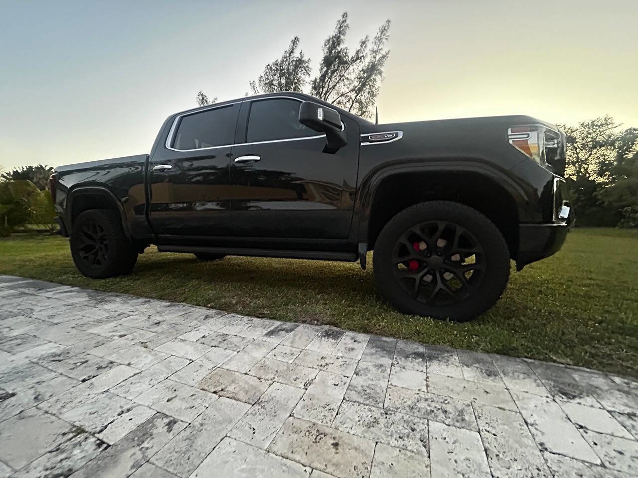 Used 2020 GMC Sierra 1500 Denali w/ Technology Package image 3