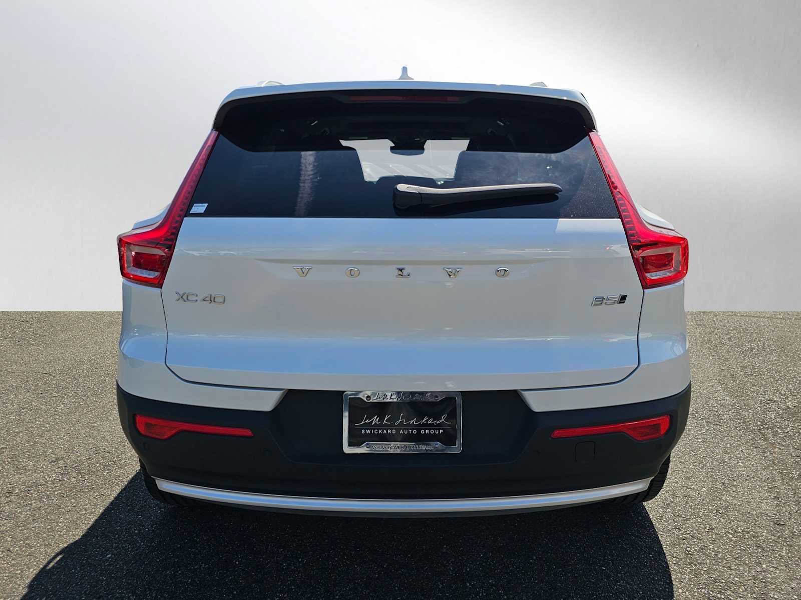Used 2025 Volvo XC40 B5 Core w/ Protection Package Premier AWD/4WD image 4