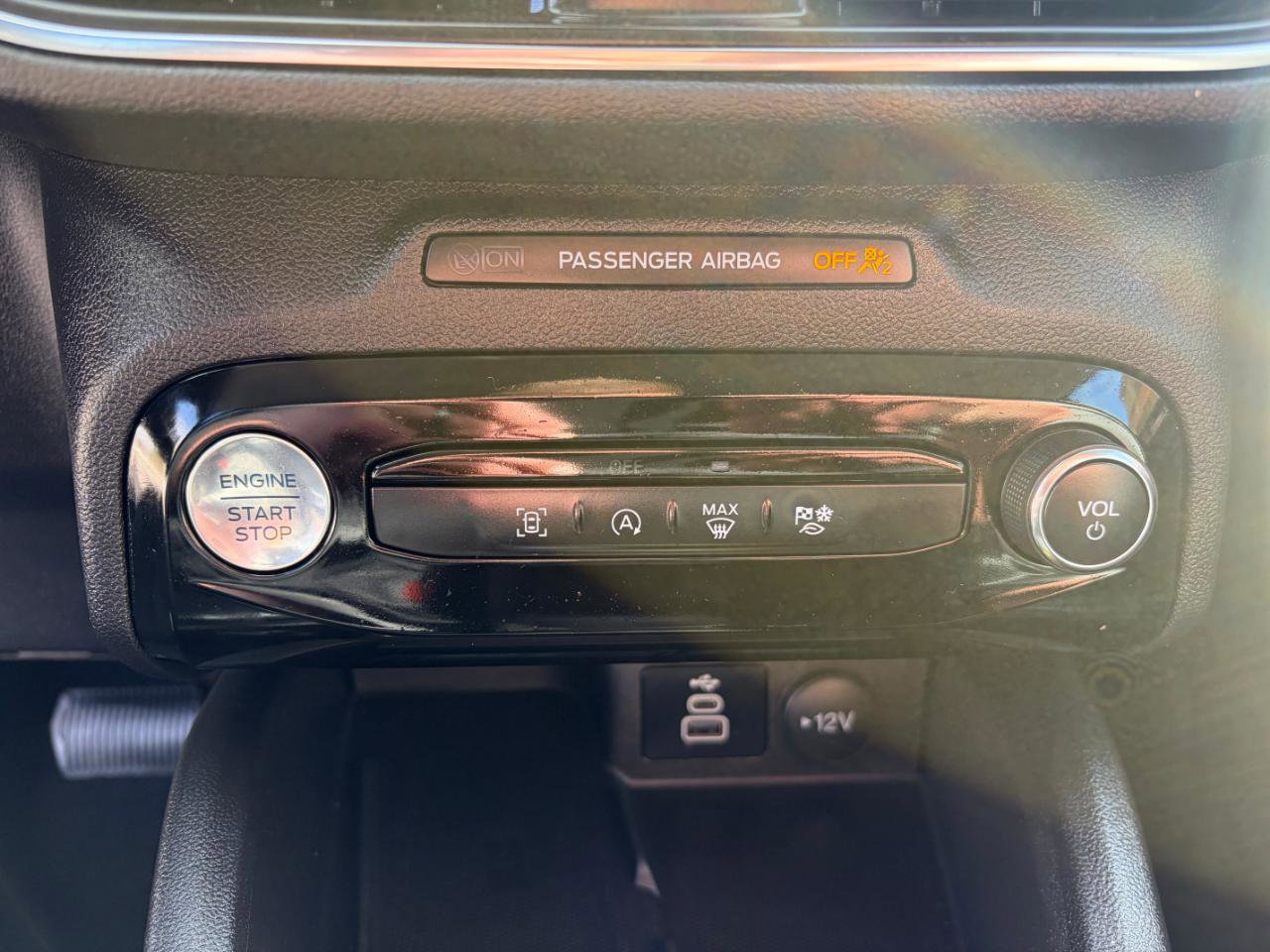 Used 2025 Ford Escape Platinum image 24