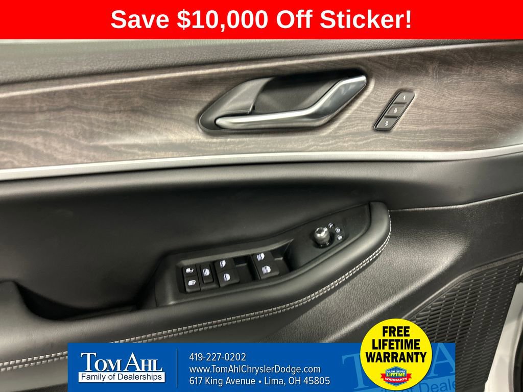 New 2025 Jeep Grand Cherokee L Limited w/ Black Appearance Package image 12