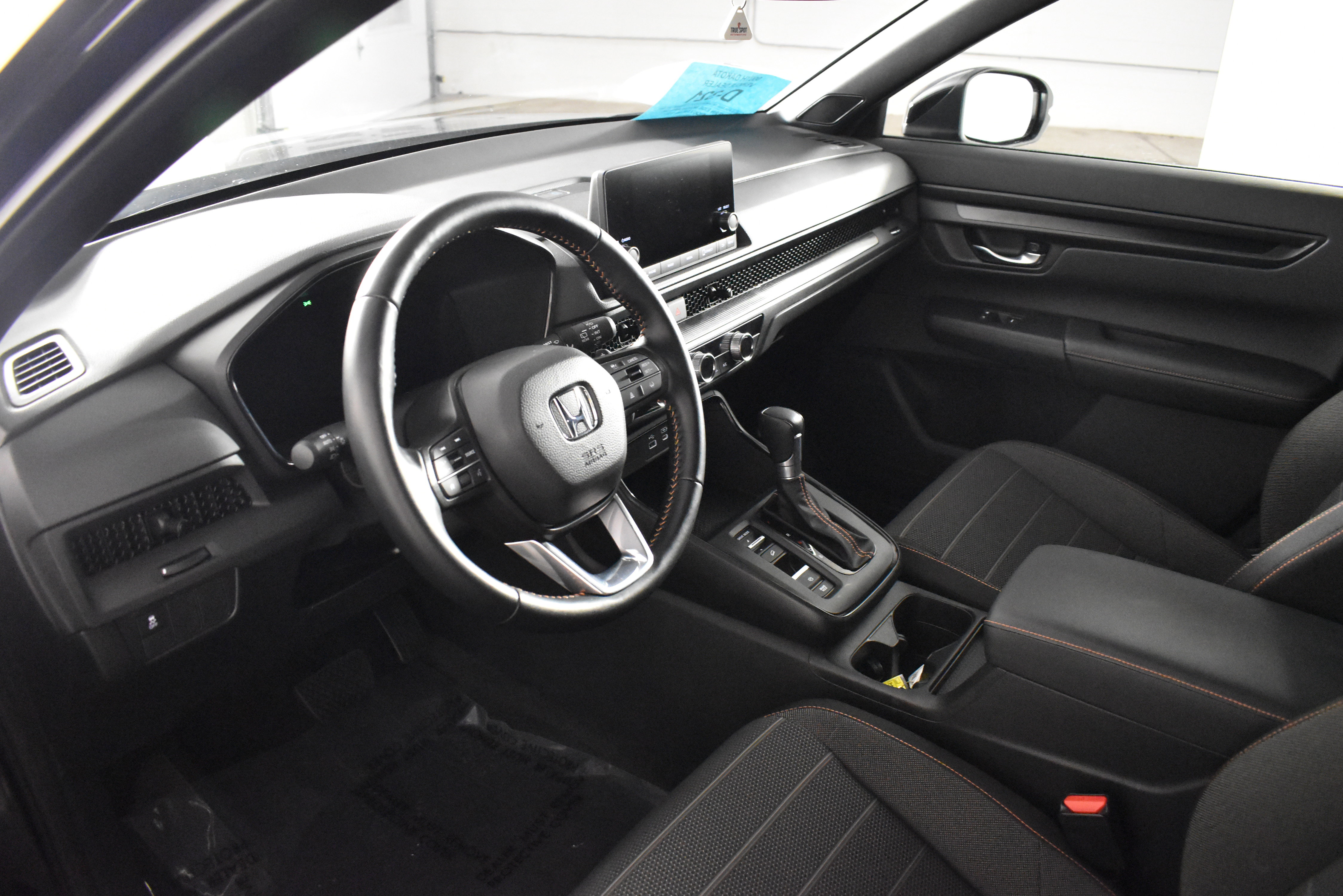Used 2025 Honda CR-V Sport image 2