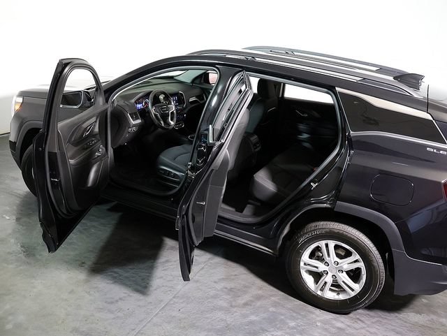 Used 2023 GMC Terrain SLE w/ Driver Convenience Package AWD/4WD image 5