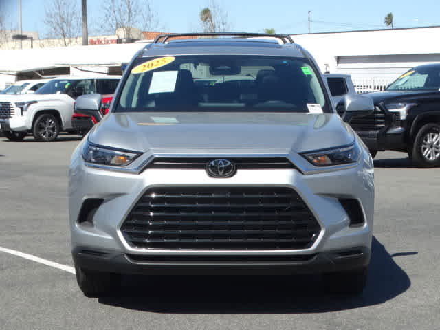 Used 2025 Toyota Grand Highlander FWD image 3