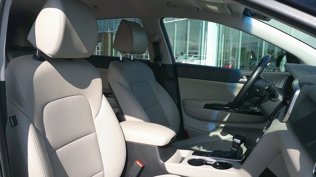 Used 2020 Kia Sportage EX image 9