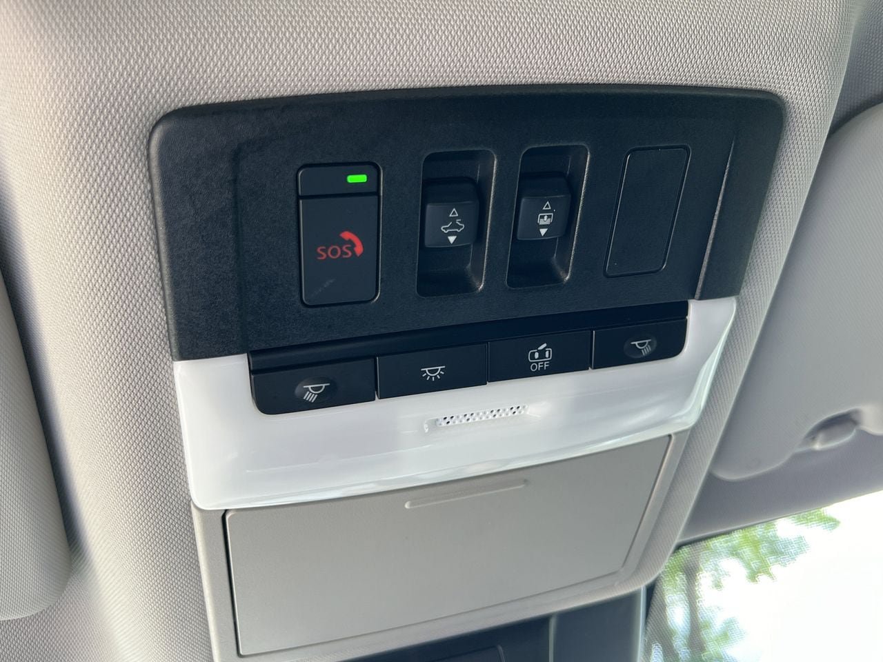 Used 2022 Nissan Rogue SV w/ SV Premium Package FWD image 23