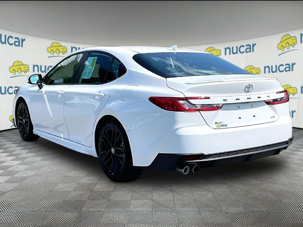 Used 2025 Toyota Camry SE FWD image 4