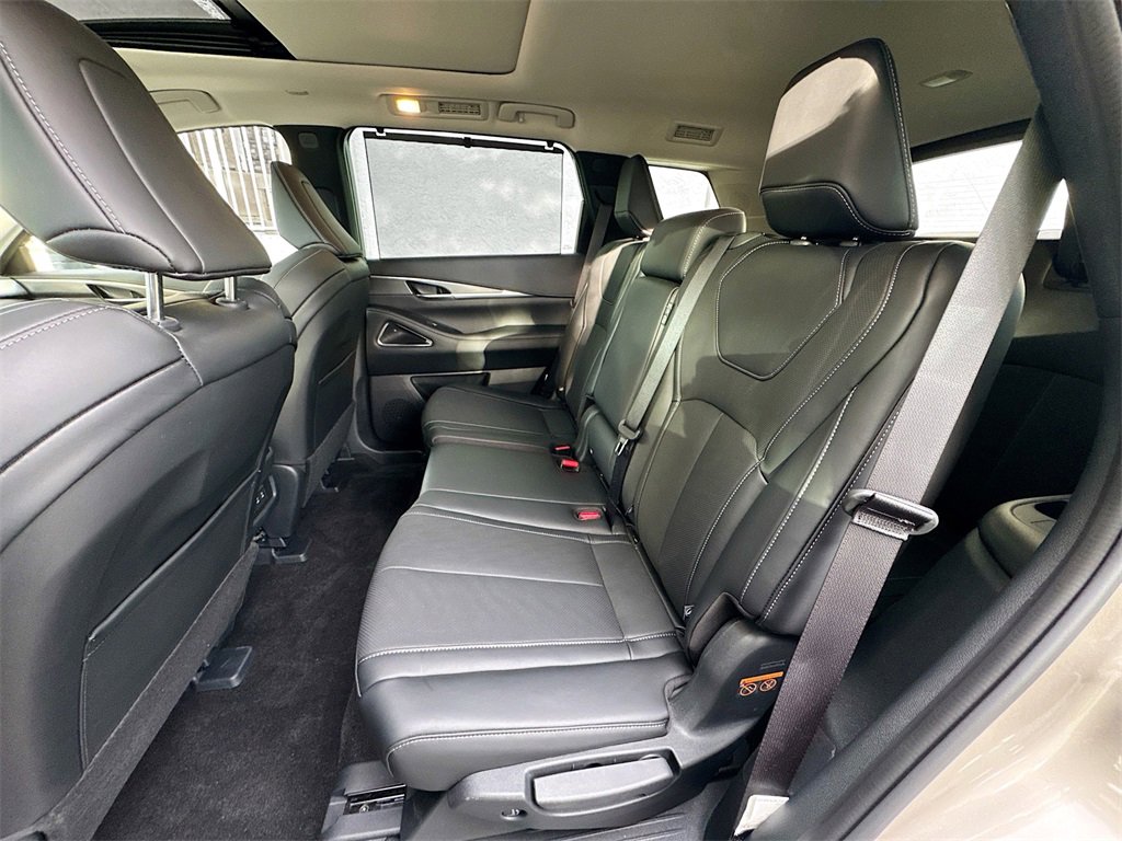 Used 2026 INFINITI QX60 Luxe w/ Cargo Package image 27