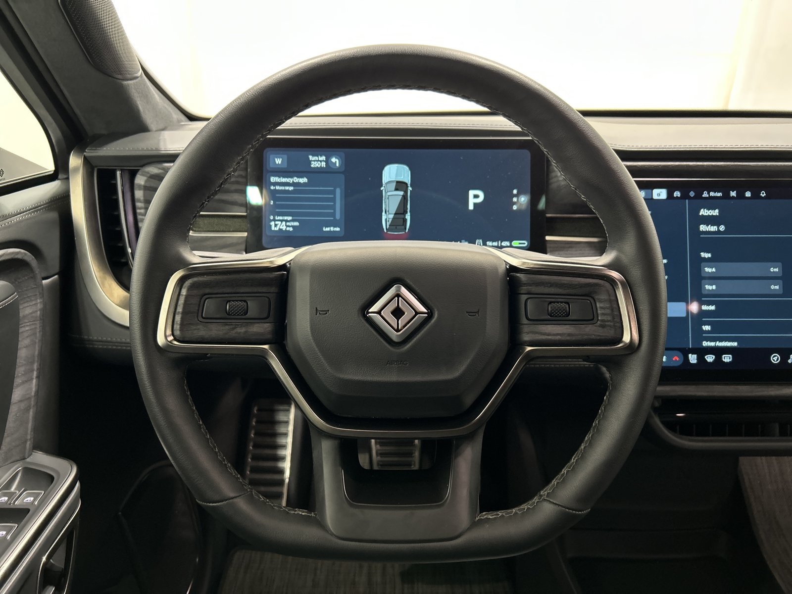 Used 2023 Rivian R1S Adventure AWD/4WD image 28