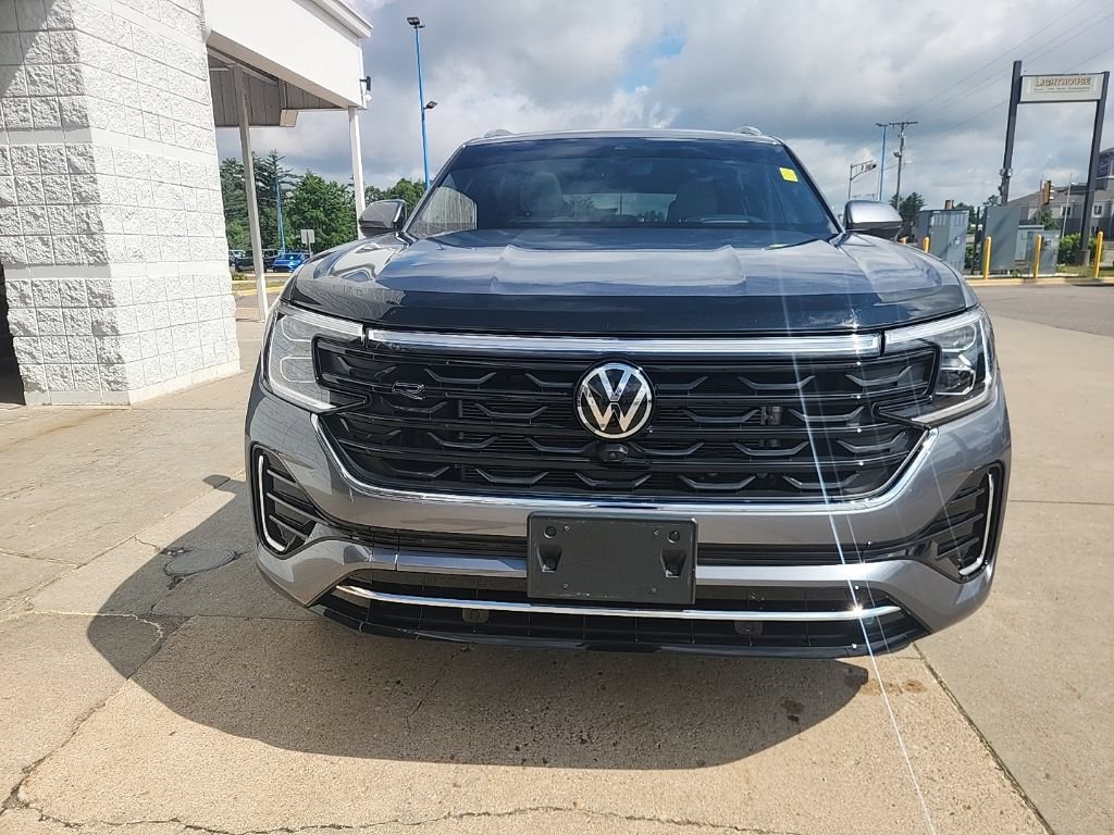 Used 2025 Volkswagen Atlas Cross Sport SEL Premium R-Line AWD/4WD image 3